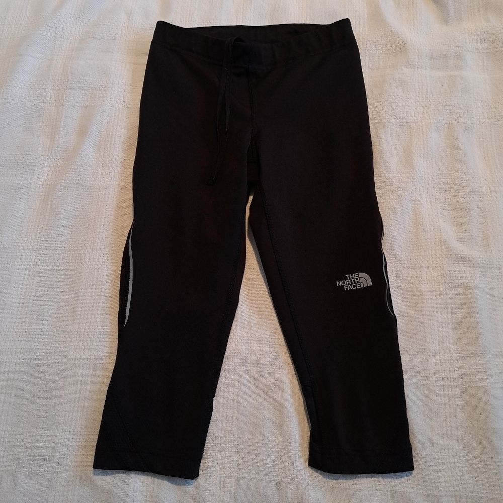 North Face woman's size xs black cropped leggings